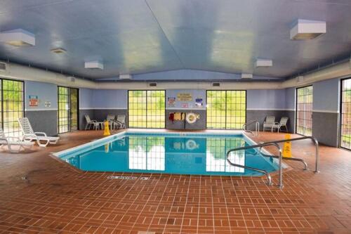 Baymont By Wyndham Michigan City Exterior photo