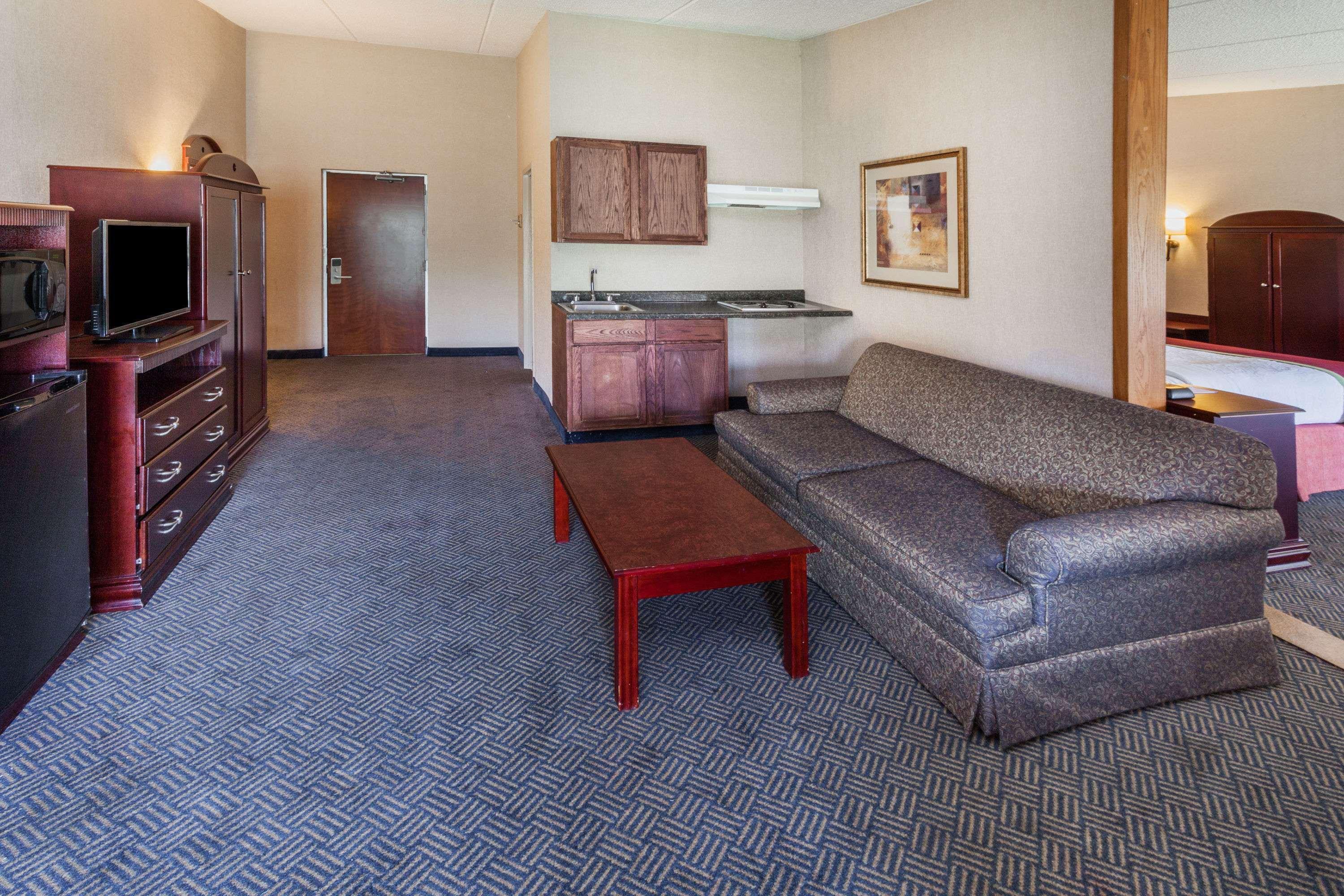 Baymont By Wyndham Michigan City Exterior photo